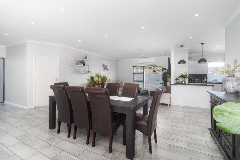 4 Bedroom Property for Sale in Vredekloof Western Cape
